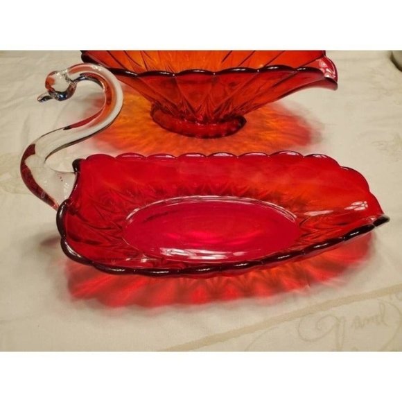 Vintage 1940s-1960s Heirloom Large Ruby Red Fluted Art Glass Crystal Swan Dished - Picture 3 of 10